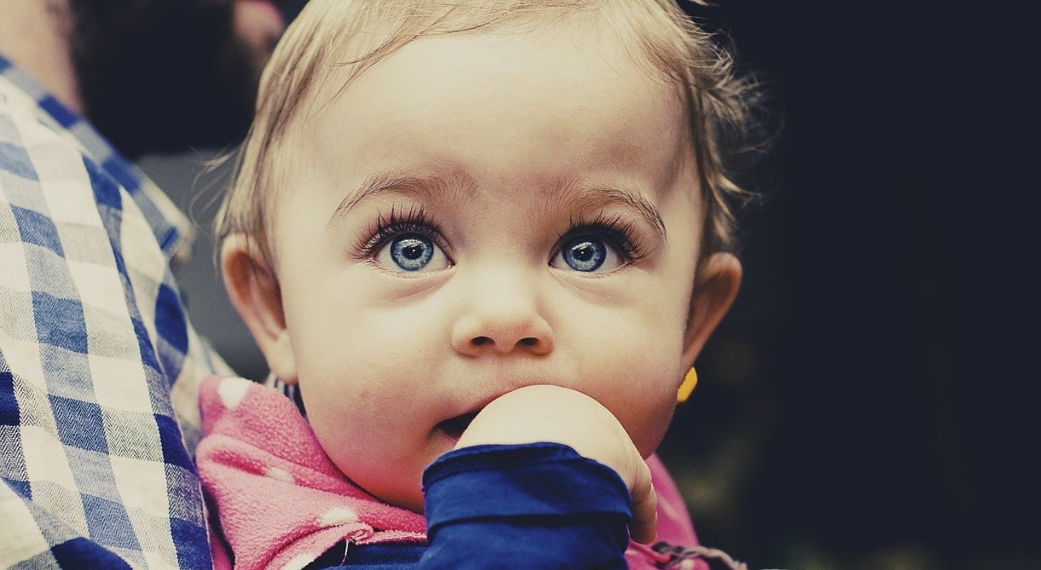 baby with blue eyes
